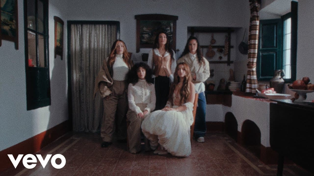 TUS INICIALES - Lola Indigo, Lia Kali, Queralt Lahoz, & SALMA